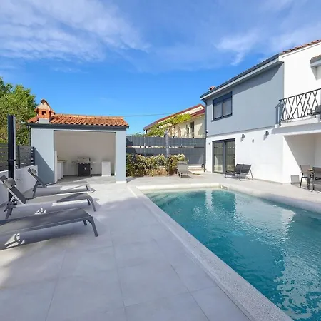 In With Swimming Pool *