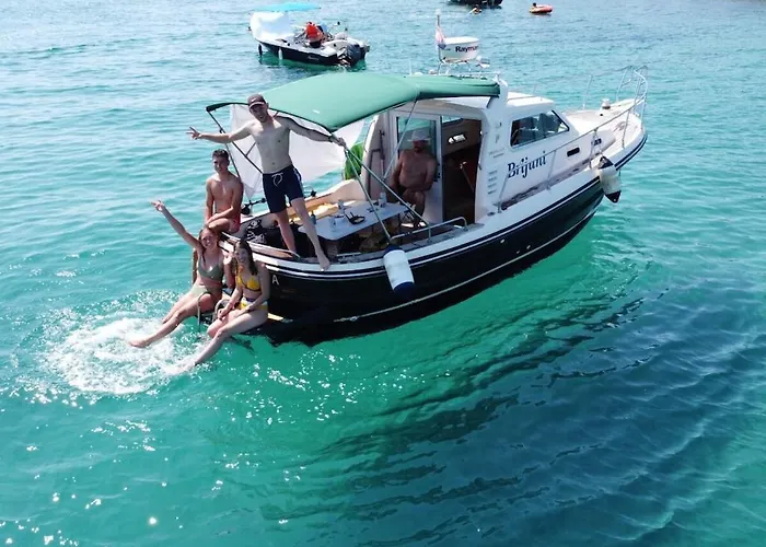 Villa In Pula With Swimming Pool Pula