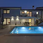 Villa In With Swimming Pool *