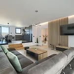 Villa In With Swimming Pool Pula