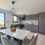 In With Swimming Pool Villa Pula
