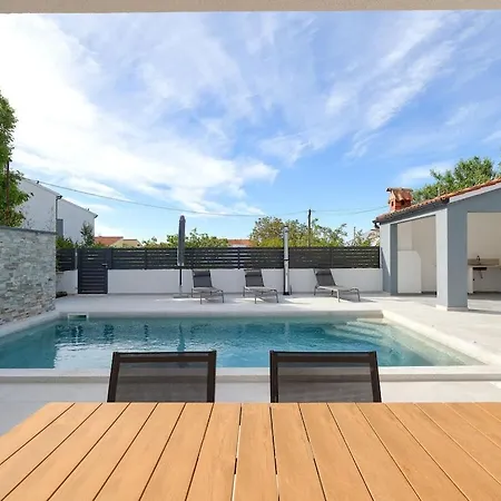 In Pula With Swimming Pool *