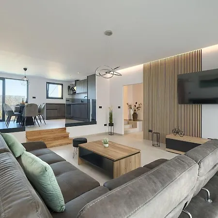 Willa In Pula With Swimming Pool Pula