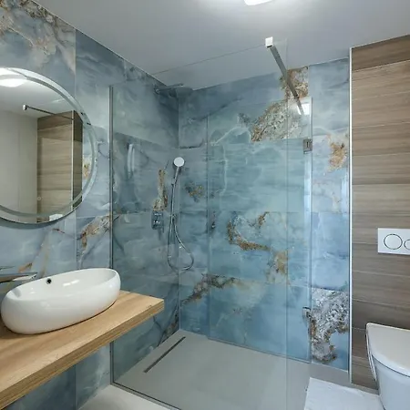 In Pula With Swimming Pool Willa