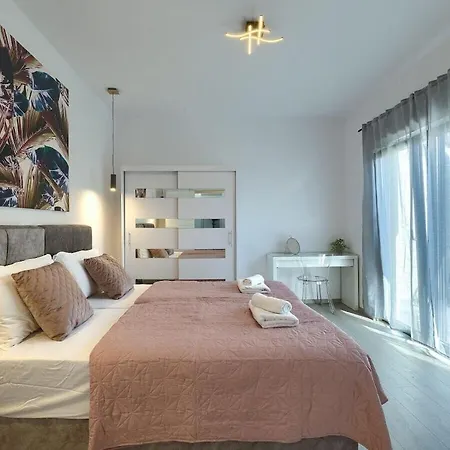 In Pula With Swimming Pool