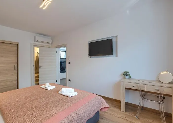 In Pula With Swimming Pool *