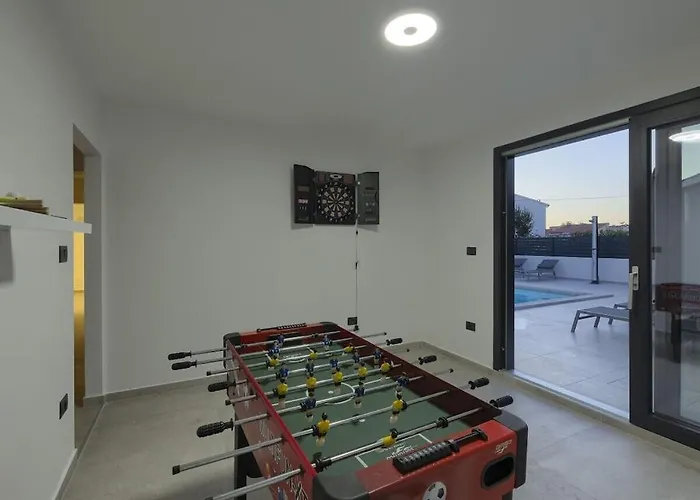 Villa In With Swimming Pool